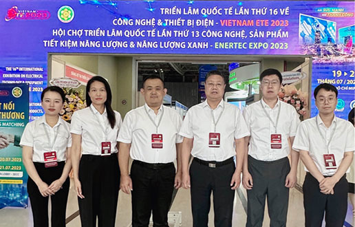 海阔天高 ，，，，，“颐越”千里